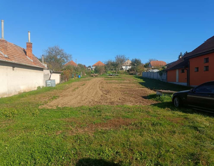 Stavebný pozemok Tvrdomestice,1741m2,Možnosť rozparcelovať.