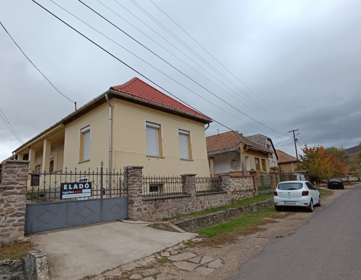 Zrekonštruovaný rod.dom vo Fony Maďarsku-59000,-Eur