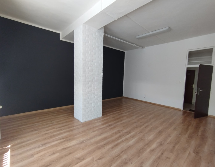 Kancelársky/prevádzkový priestor na prenájom-Lučenec