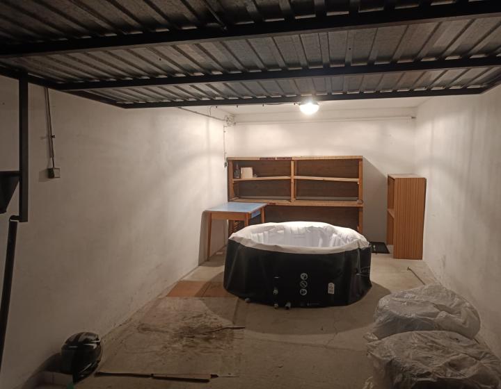 Priestranná garáž 19 m² elektrina – Topoľčany, sídlisko Mexiko