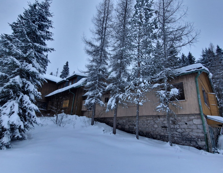 J E D I N E Č N Á rekreačná chata v obci Stratená- NA PREDAJ