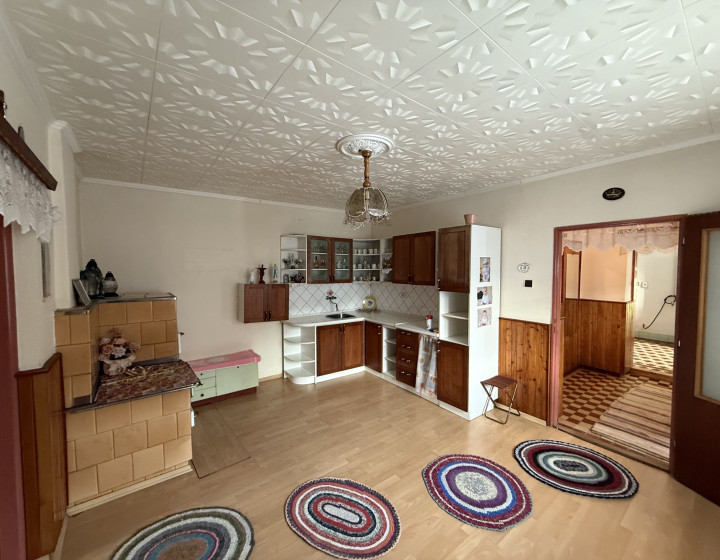 Rodinný dom v Ľubotíne s veľkým pozemkom na predaj