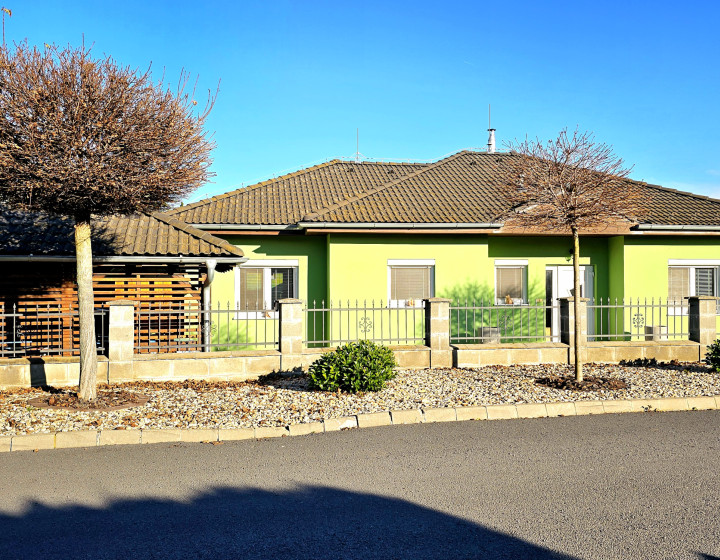 3 DOMY NA JEDNOM POZEMKU RIMAVSKÁ SOBOTA, SOBȎTKA-NA PREDAJ