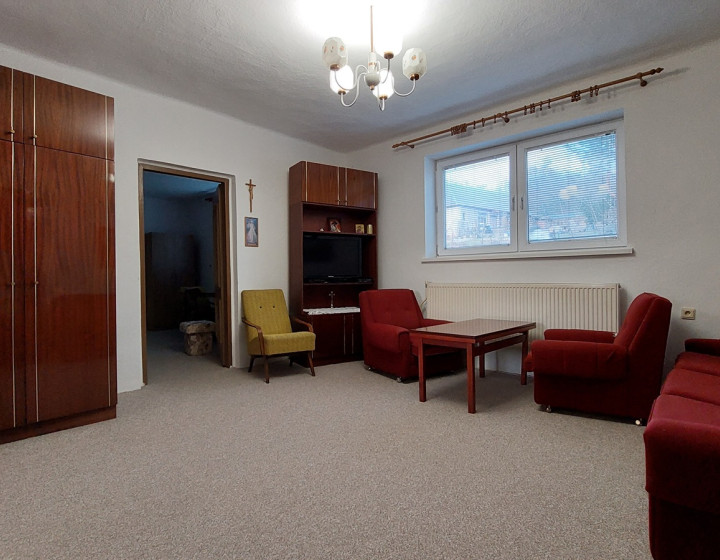 Predaj - rodinný dom v obci Tesáre ID 211-12-LUGU