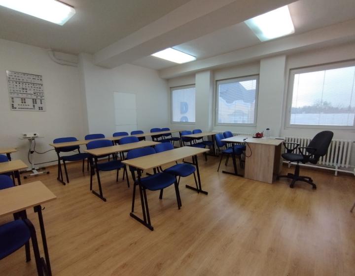 Kancelársky/prevádzkový priestor na prenájom-Lučenec