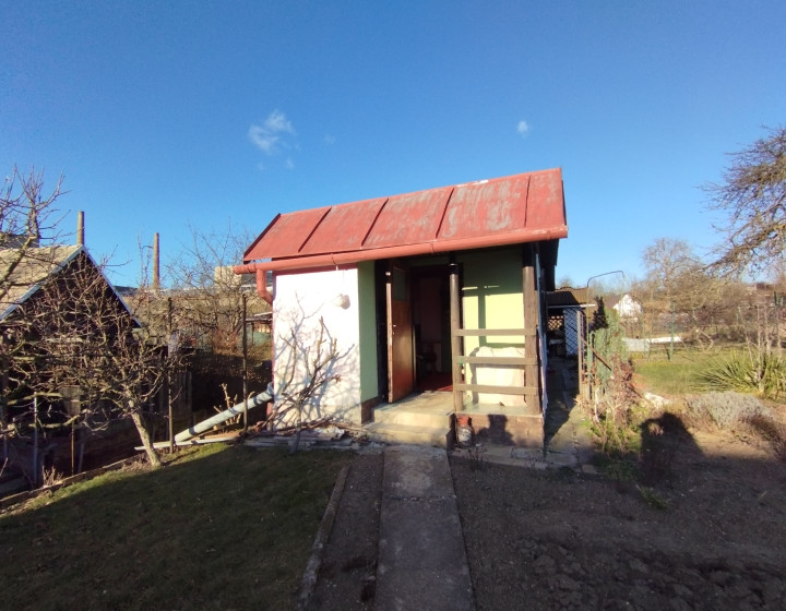 Chatka so záhradou  NA PREDAJ-Poltár