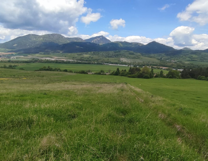 Slnečný stavebný pozemok Liptovské Sliače ID: 070-14-STKE