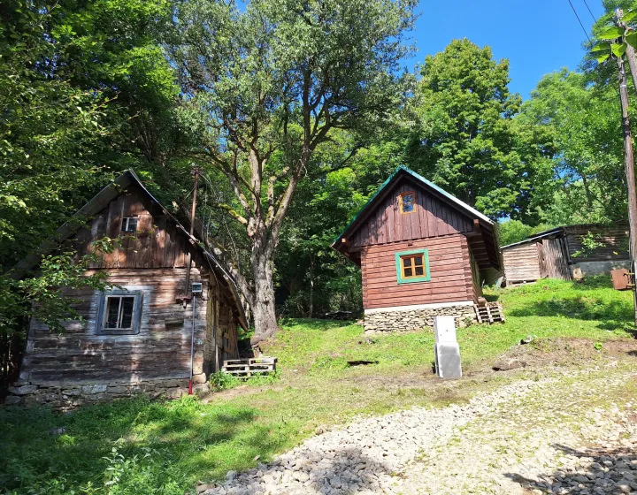 Predaj: Chata s pozemkom 567 m2 ( 003-13-DAPA)