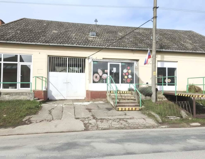 Polyfunkčná budova s fungujúcou prevádzkou – Adamovské Kochanovce