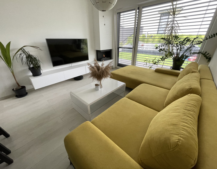 Prvotriedne bývanie - 3-izbový apartmán  (001-113-JFE)