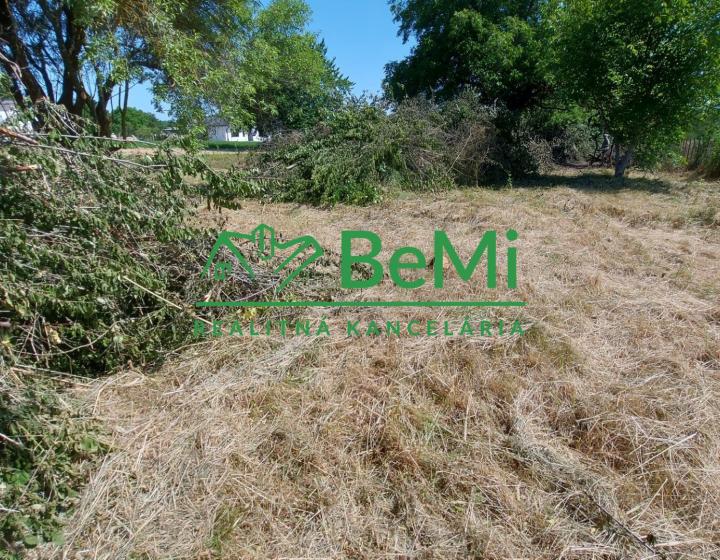 Predaj stavebný pozemok Zbehy pri Nitre (228-14-JUF)