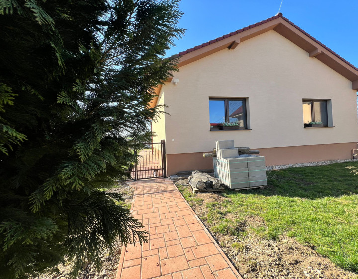 Rodinný dom kompletná rekonštrukcia Kamanová ID 600-12-MIG