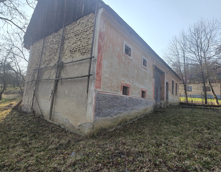 Usadlosť na samote s veľkým pozemkom