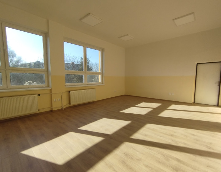 Kancelársky/prevádzkový priestor na prenájom-Lučenec