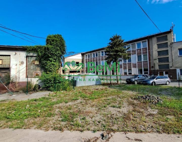 Pozemok s lodným kontajnerom na prenájom