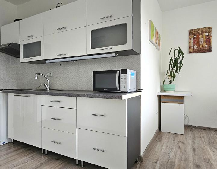 2-IZBOVÝ BYT S BALKÓNOM NA UL.BODONA V RIMAVSKEJ SOBOTE