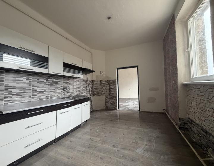 2-izbový byt v Slavošovciach za 24000,-PREDAJ