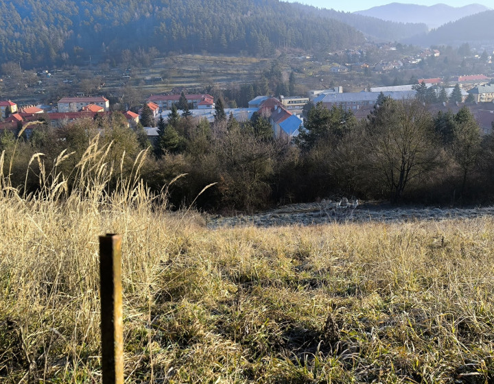 pozemok na výstavbu Považská Bystrica, 833m2