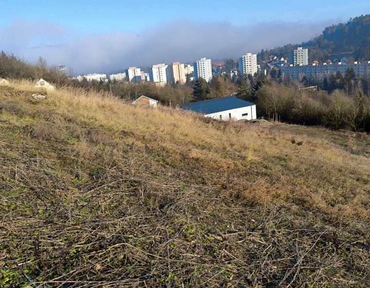 Pozemok na výstavbu Považská Bystrica, 719m2