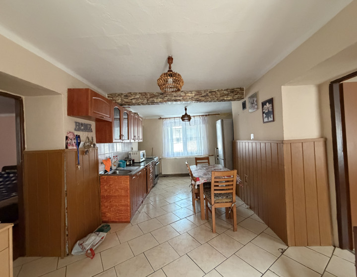 Väčší dom s 1112 m2 záhradou aj chatou v obci Jelšava-PREDAJ