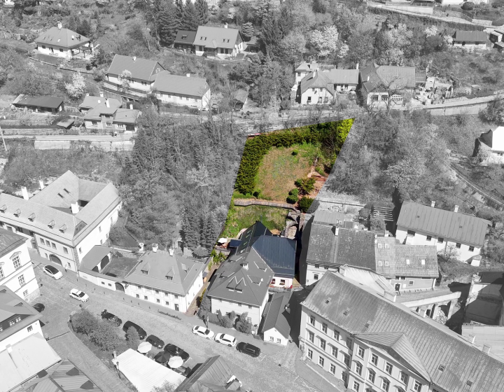 Predaj historickej budovy Nám. sv. Trojice Banská Štiavnica