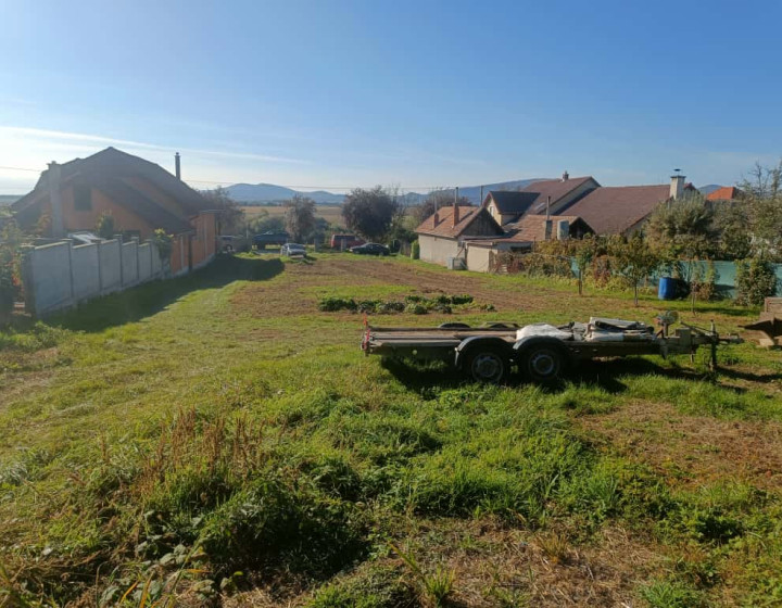 Pozemok Tvrdomestice,1741m2, Možnosť rozparcelovať - 2 cesty