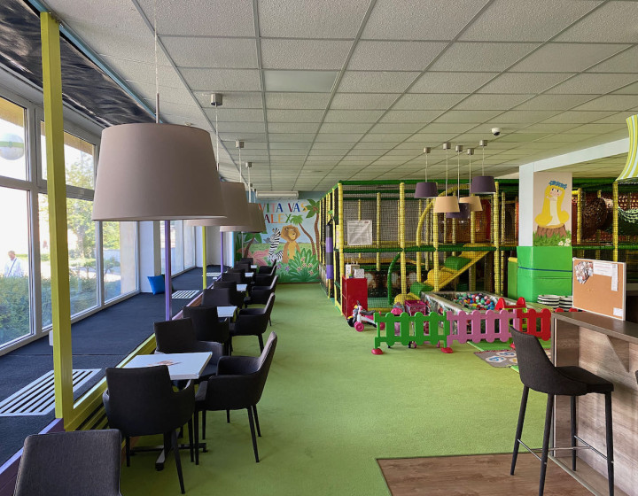 Odstúpenie,  detské centrum s kaviarňou - Levice (007-18-SIHA)