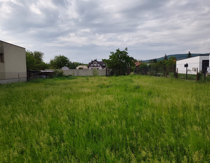 Predaj, stavebný pozemok v modernej lokalite - Rybník (012-14-SIHA)