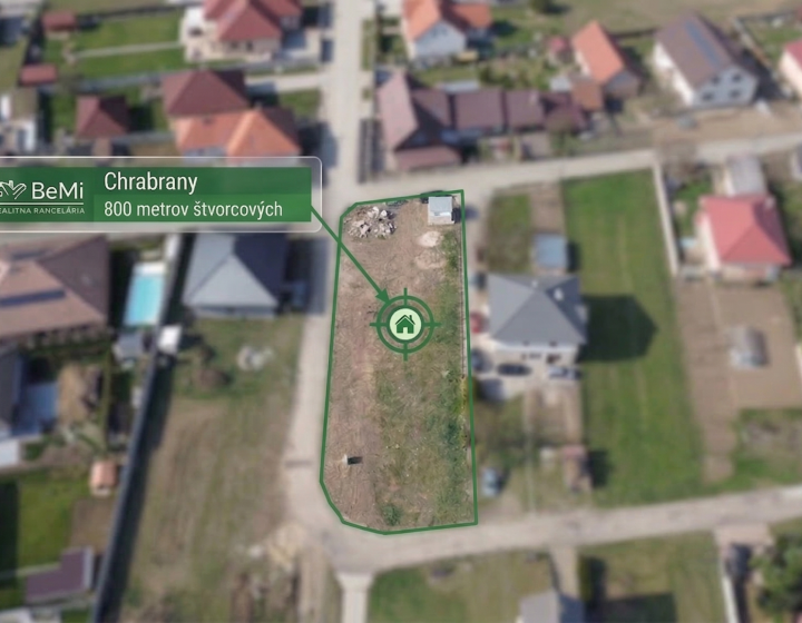 Pozemok 800m2 s hotovými sieťami: Hneď pri Topoľčanoch. 018-14-RAKOa
