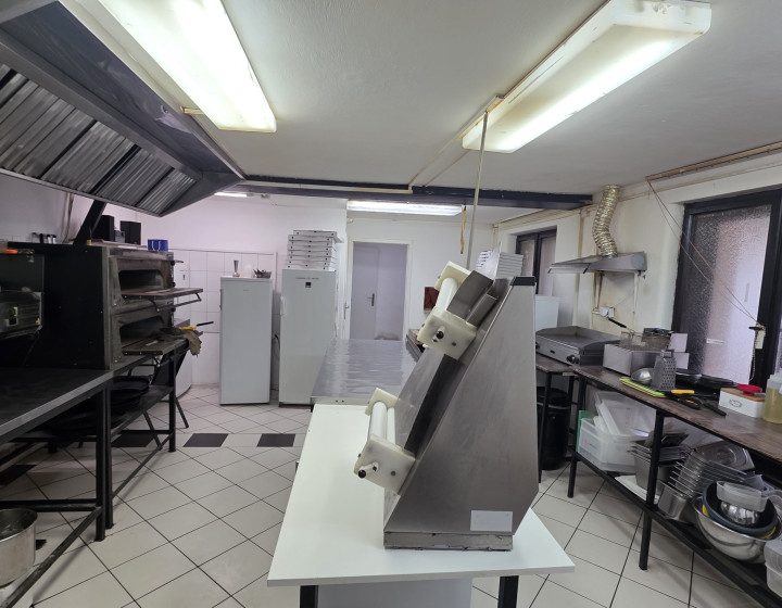 Odstúpim zabehnutú prevádzku pizzérie so zariadením