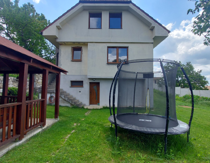 Predaj 5 izbový  rodinný dom Nitra-Zobor (249-12-JUF)