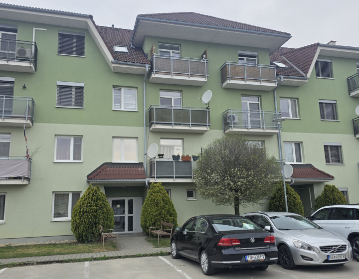 Predaj 2-izbový byt s garážou a 2 balkónmi Melčice-Lieskové