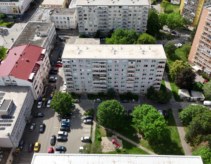 Na predaj 4izbový byt s balkónom v centre Topoľčany