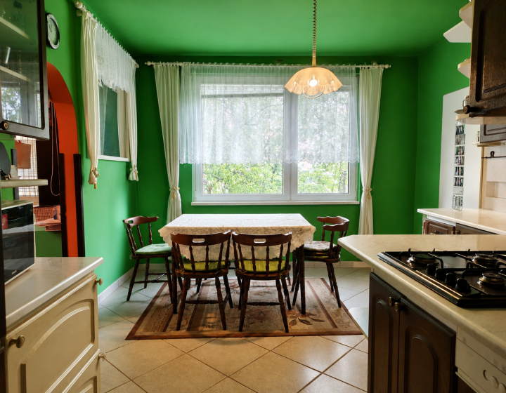 Predaj, priestranný 3 izbový byt s balkónom - Levice (031-113-SIHA)