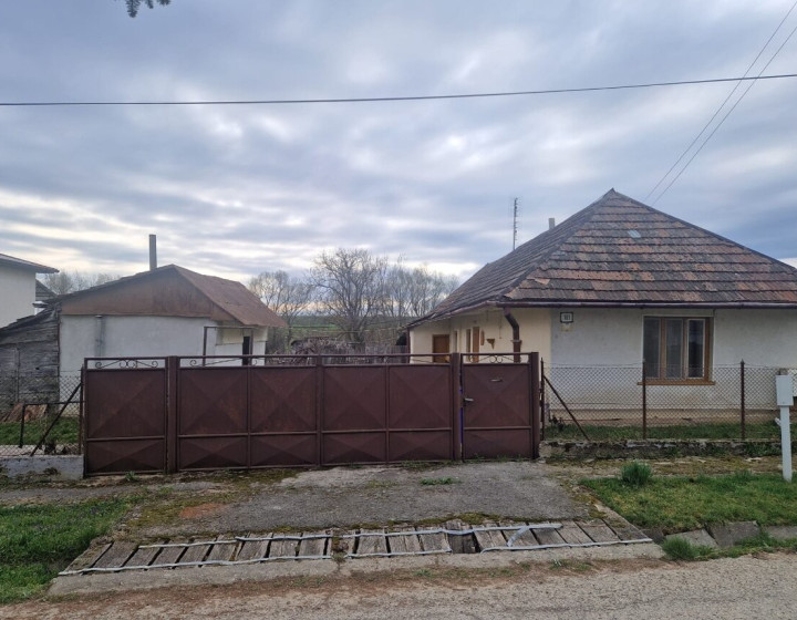 Rodinný dom s veľkým pozemkom - Kolta    (027-12-MIMI)