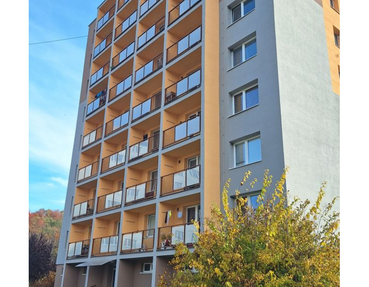 Hľadám pre klienta 3 až 4 izb. zrekonštr. byt s balkón v RV