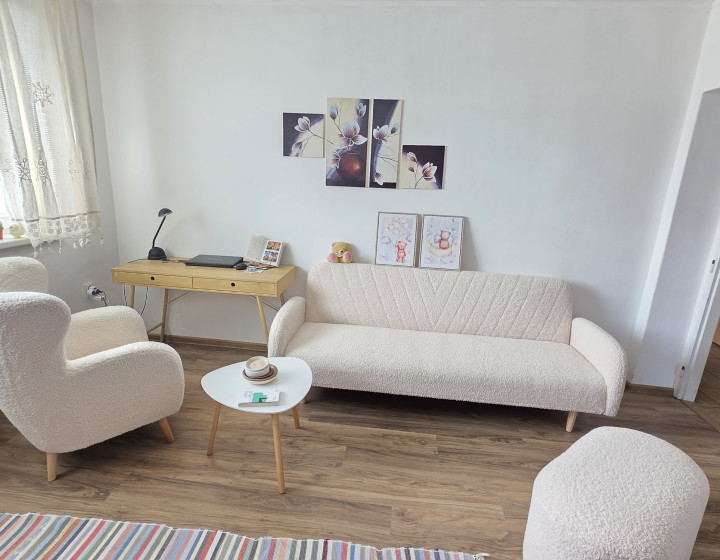 Slnečný 2,5 -izbový byt 66 m² v Pobedime  balkón, klimatizácia