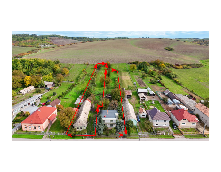 REZERVOVANÉ 2 DOMY S GARÁŽOU A ZÁHRADOU 4615 m2 V RAKYTNÍKU