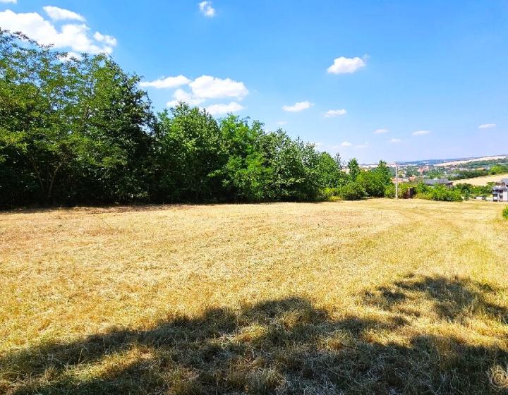 Predaj, pozemok 515 m²- Podhájska (047-14-SIHA)