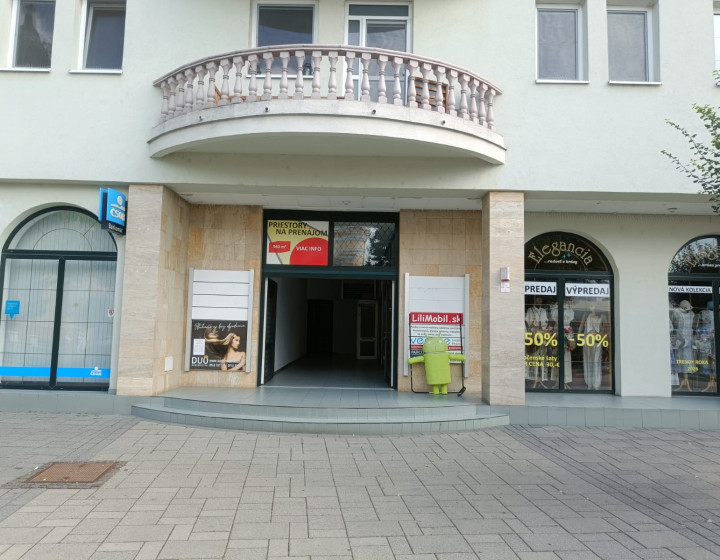 Obchodný priestor 55m² na prenájom, námestie Topoľčany 021-25-RAKO