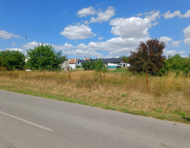 Stavebný pozemok Kuzmice 641 m² - Exkluzívna ponuka 022-14-RAKOE
