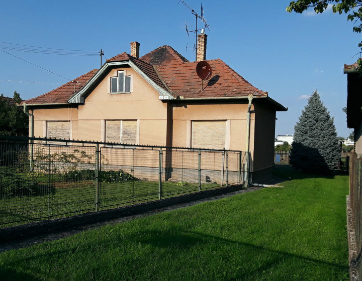 Predaj rodinný dom, veľký pozemok, obec Veľký Kýr  (1069-12-RP)