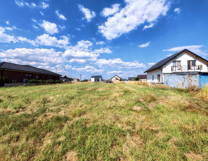 Pozemok pre stavbu RD Mlynica s výhľadom na Tatry