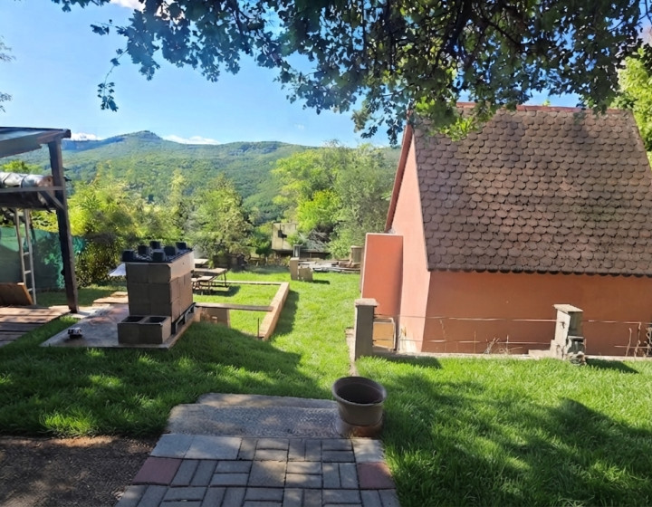 Murovaná chatka na peknom pozemku Trenčianske Teplice