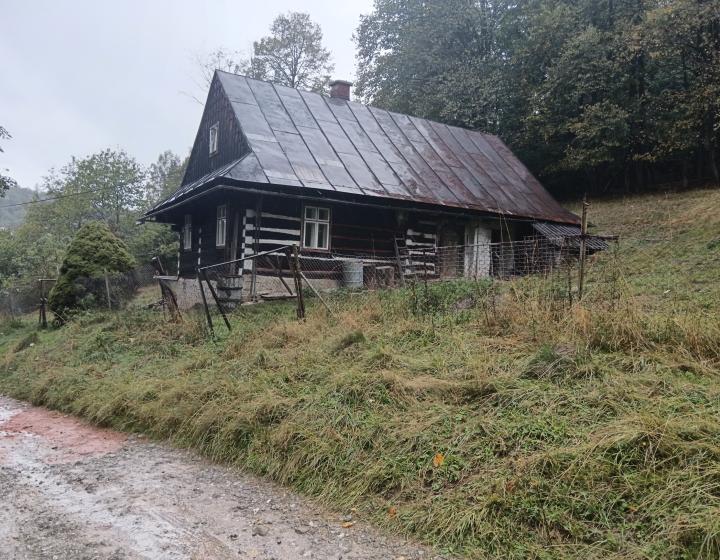 Predaj: Dom/Chalupa,1207m2, Zákopčie, okr: CA(183-12-PEMOa)