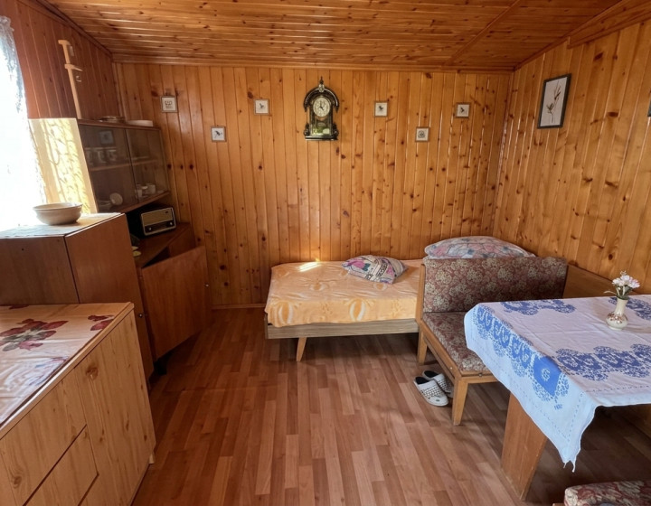 Slnečná vinica a záhrada s chatkou Stará Tura Dubnik