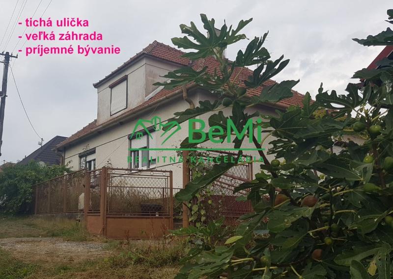 Rodinný DOM na 12á pozemku - Bojničky ( ID 016-12-DAR)