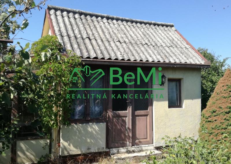 Predaj chatky so záhradou - Levice (025-13-DUJU)