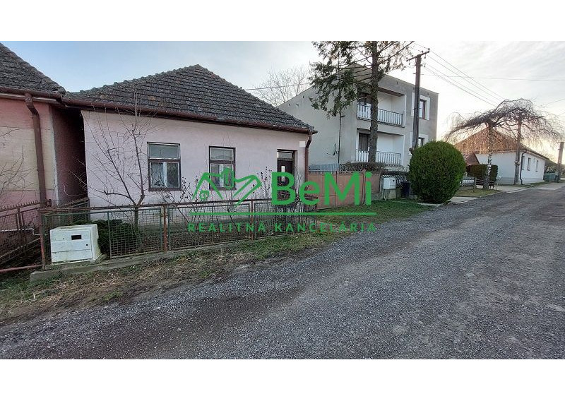 Predaj - starý rodinný dom v obci Radošina ID 118-12-LUGUa