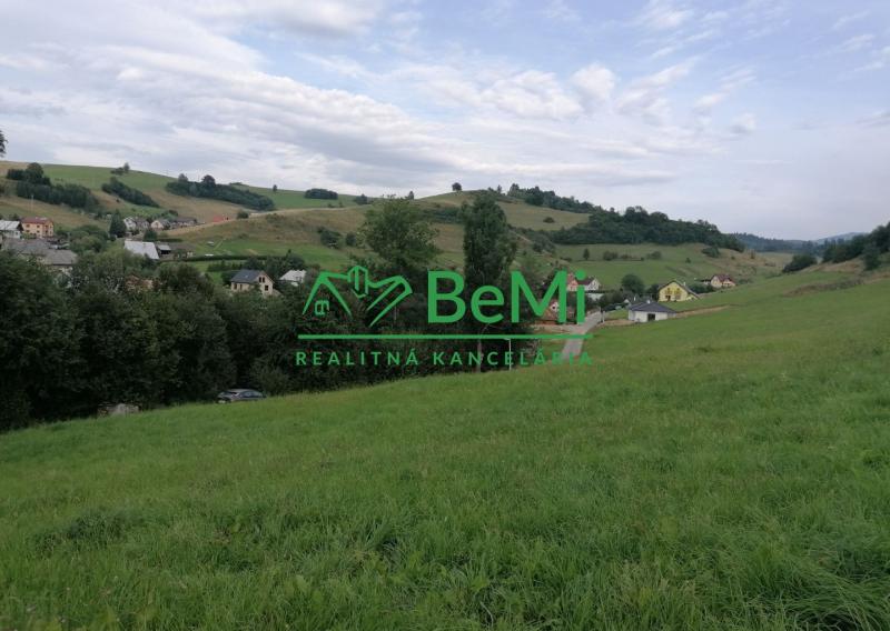 Na predaj pekný pozemok v obci Pucov 114-14-MOV